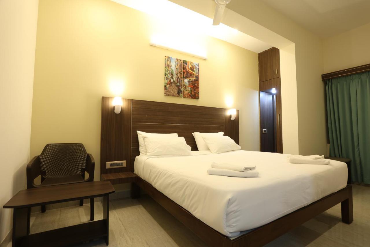Minas Manor Hotel Tiruchirappalli Exterior foto