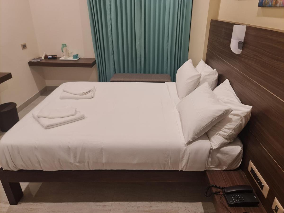 Minas Manor Hotel Tiruchirappalli Exterior foto